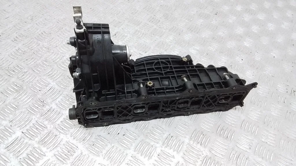 Intake manifold – Mercedes-Benz E-Class W212 (2009-2016)
