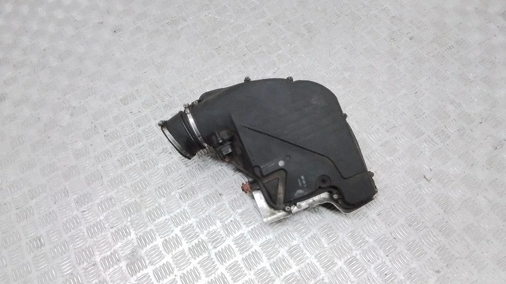 Õhufiltri korpus – BMW 7-seeria F01 F02 F03 F04 (2008-2016)