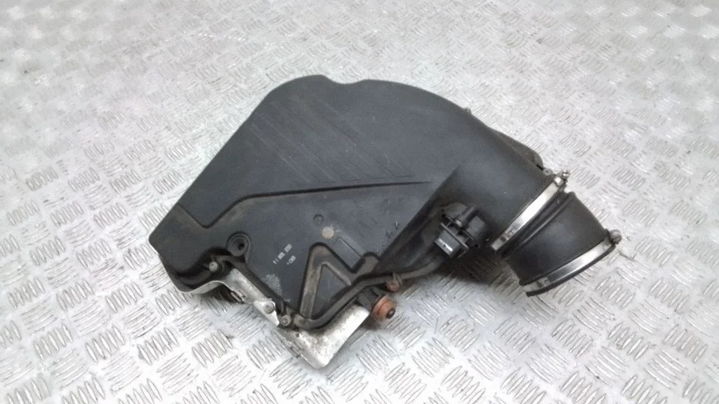 Air filter box – BMW 7 Series F01 F02 F03 F04 (2008-2016)