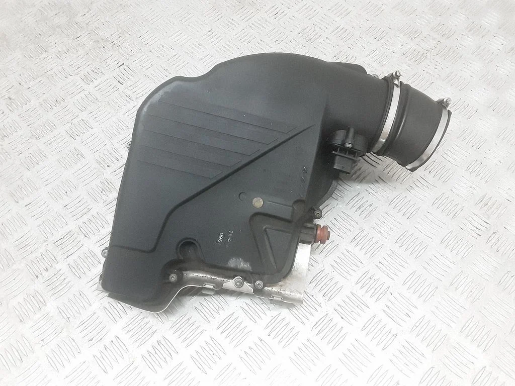 Air filter box – BMW 7 Series F01 F02 F03 F04 (2008-2016)