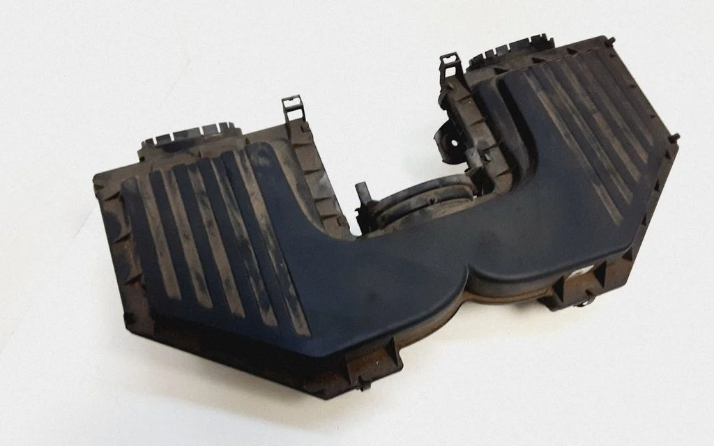 Air filter box 7548898