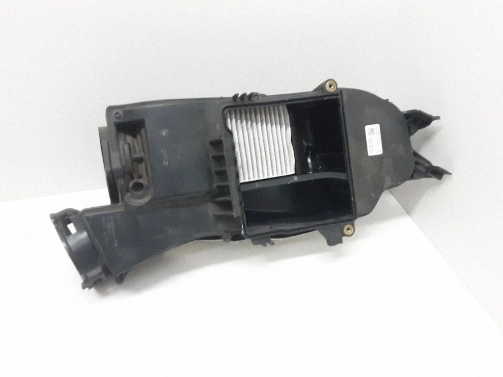 Air filter box – Mercedes-Benz GLC-Class C253 (2016-)