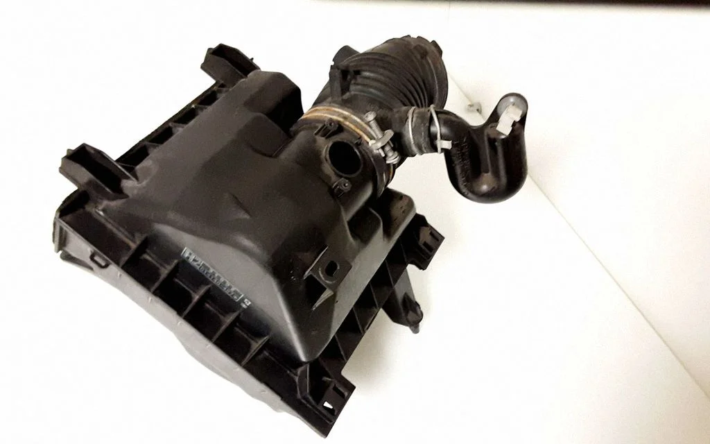 Air filter box 014140487