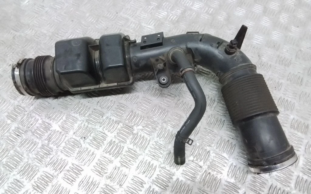 Air intake duct part – Volvo S90, V90 (2016-)