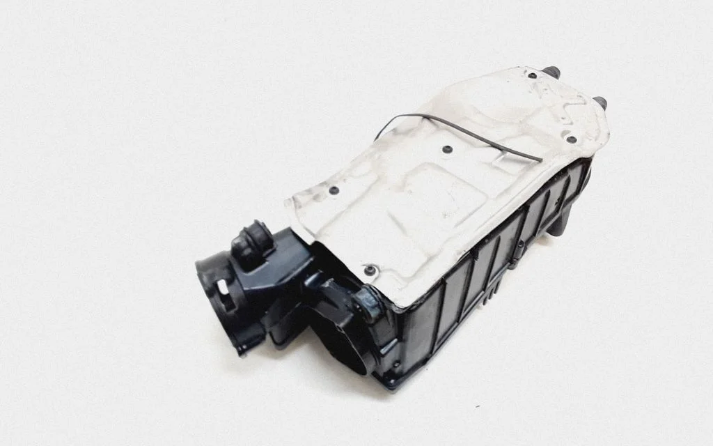 Air filter box – Mercedes-Benz GLC-Class C253 (2016-)
