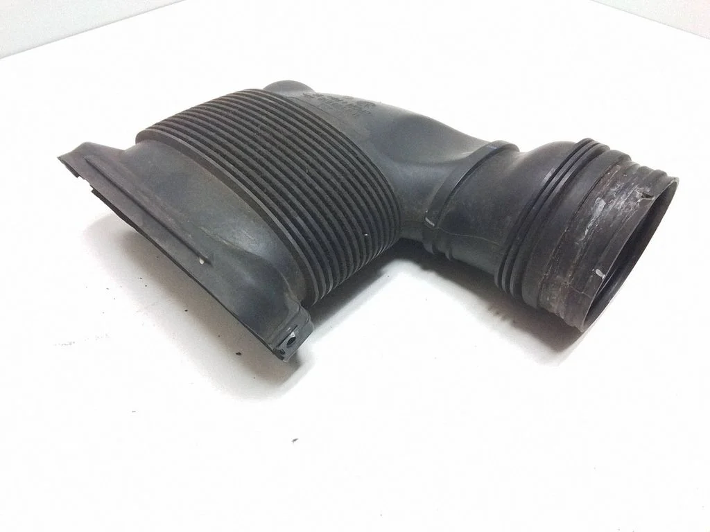 Air intake duct part – Skoda Octavia Mk2 (1Z) (2004-2013)