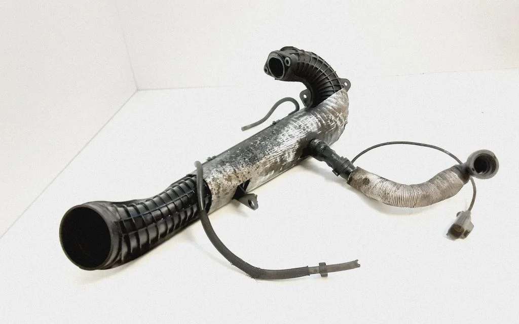 Air intake duct part – Volvo V50 (2008-2012)