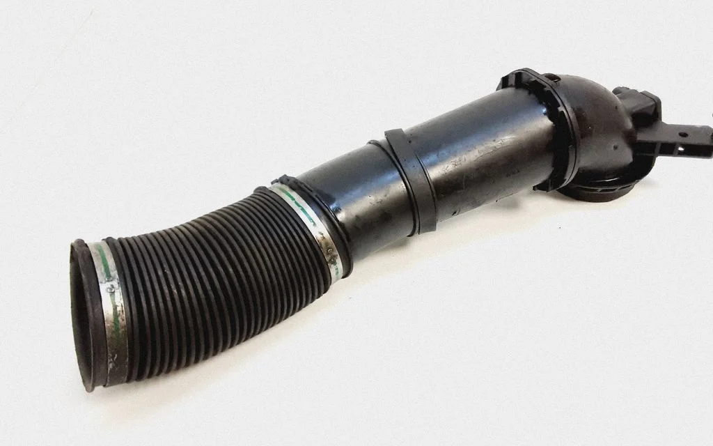 Air intake duct part – Volvo V50 (2008-2012)