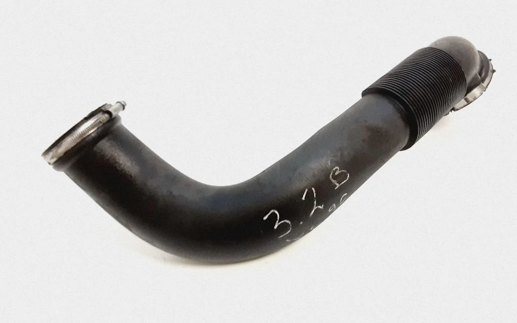 Air intake duct part – Volvo XC90 (2007-2014)