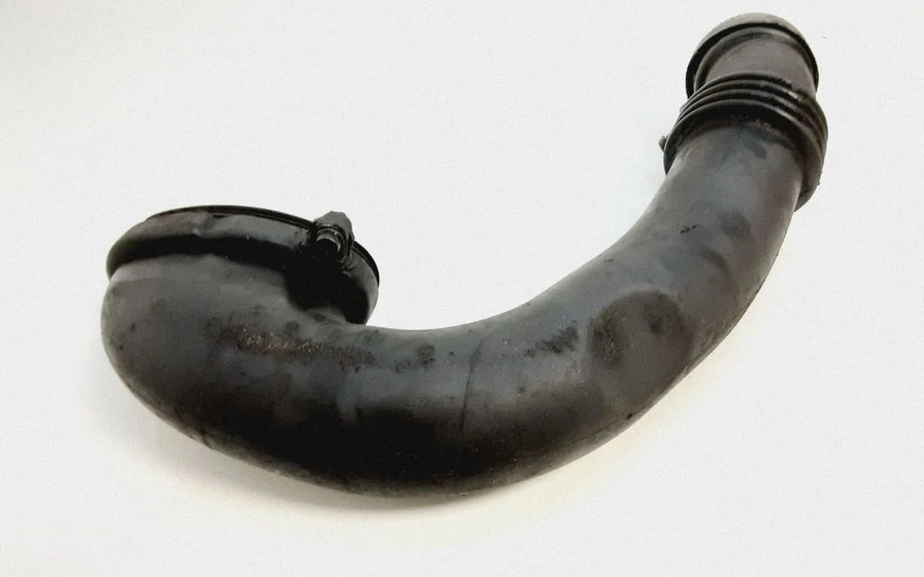 Air intake duct part – BMW 5 Series E60 E61 (2004-2010)