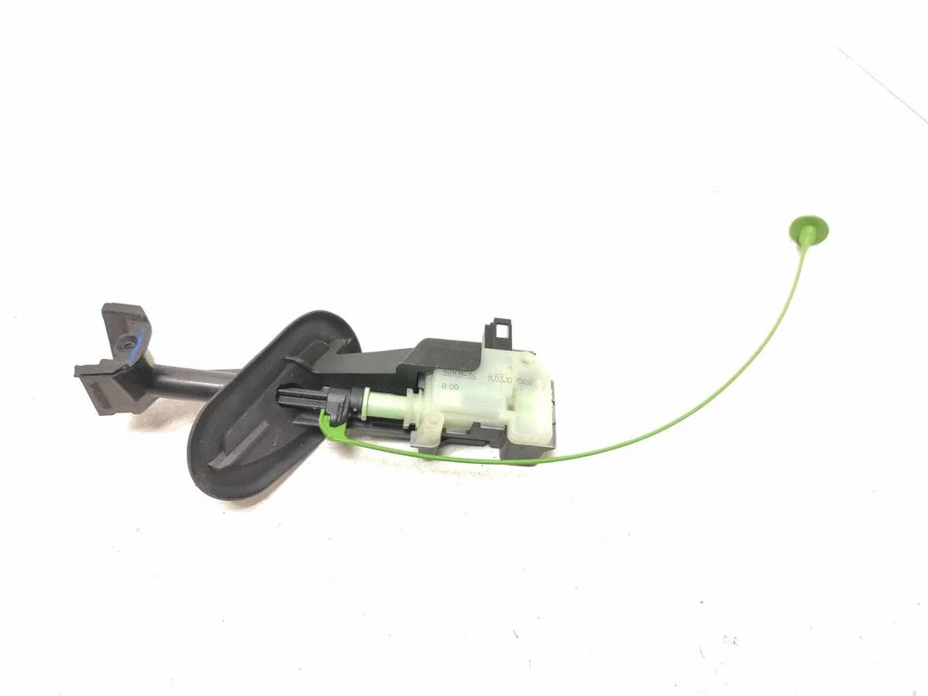 Fuel tank cap lock 86113136