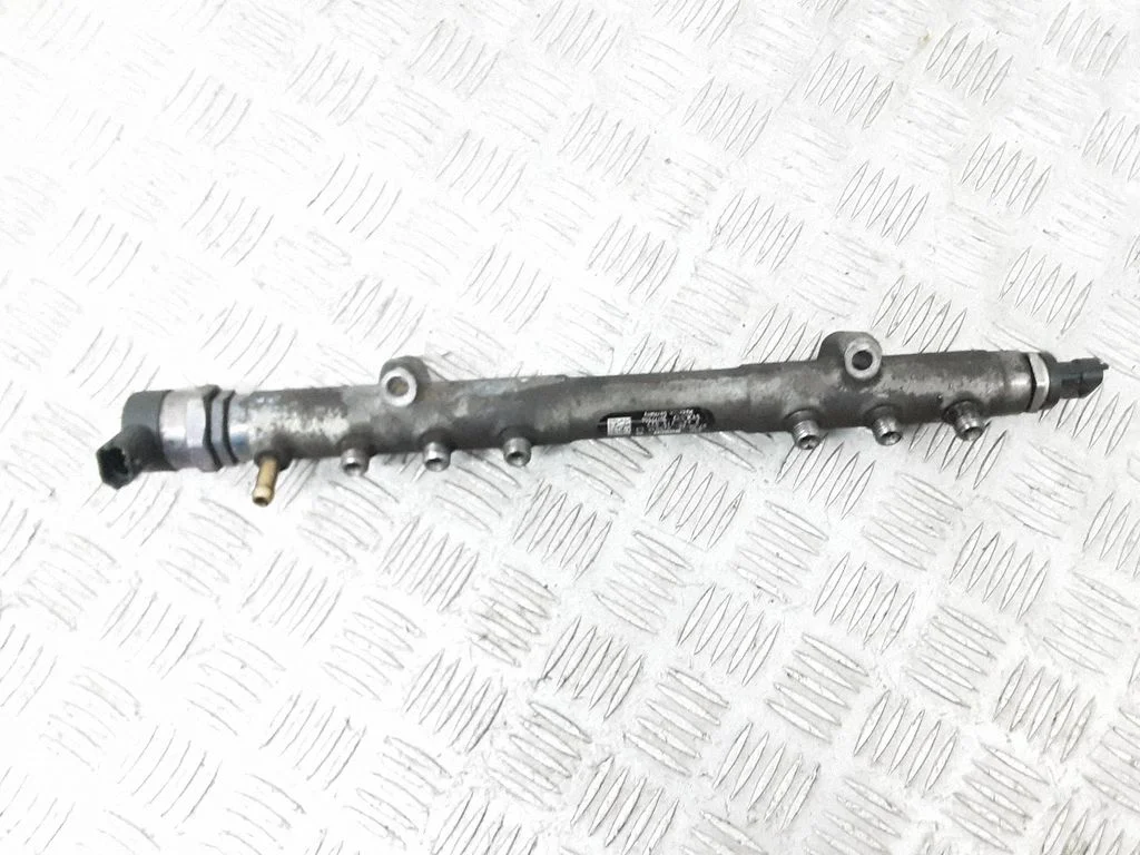 Fuel main line pipe 30777554