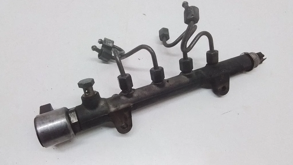 Fuel main line pipe 93077521A