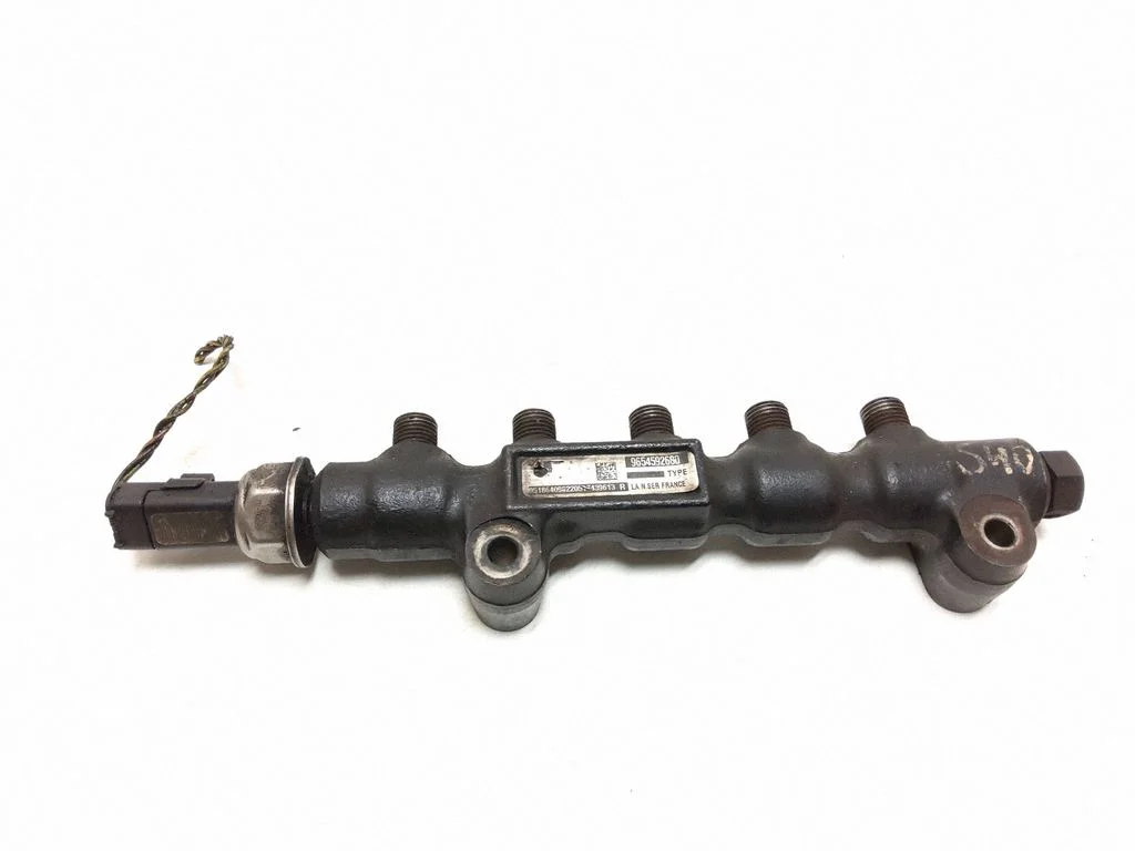 Fuel main line pipe – Volvo V40 (2012-2019)