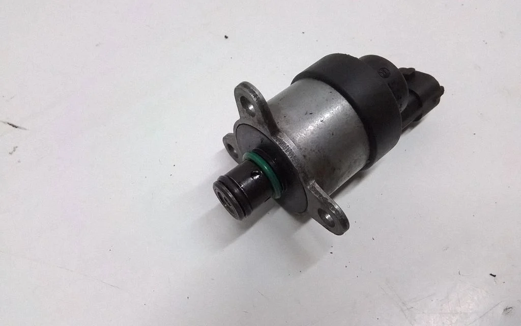 Fuel pressure sensor – Volvo S80 (2007-2013)