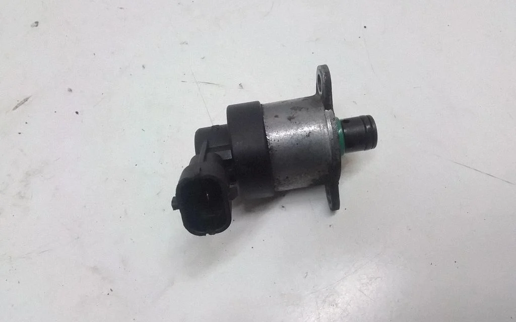 Fuel pressure sensor – Volvo S80 (2007-2013)
