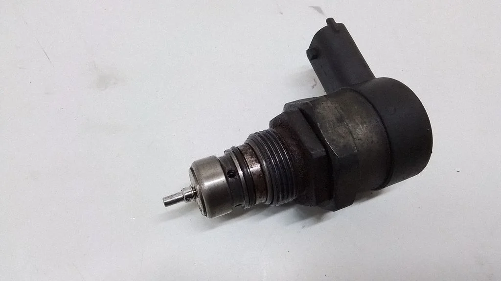 Fuel pressure sensor – Volvo S80 (2007-2013)