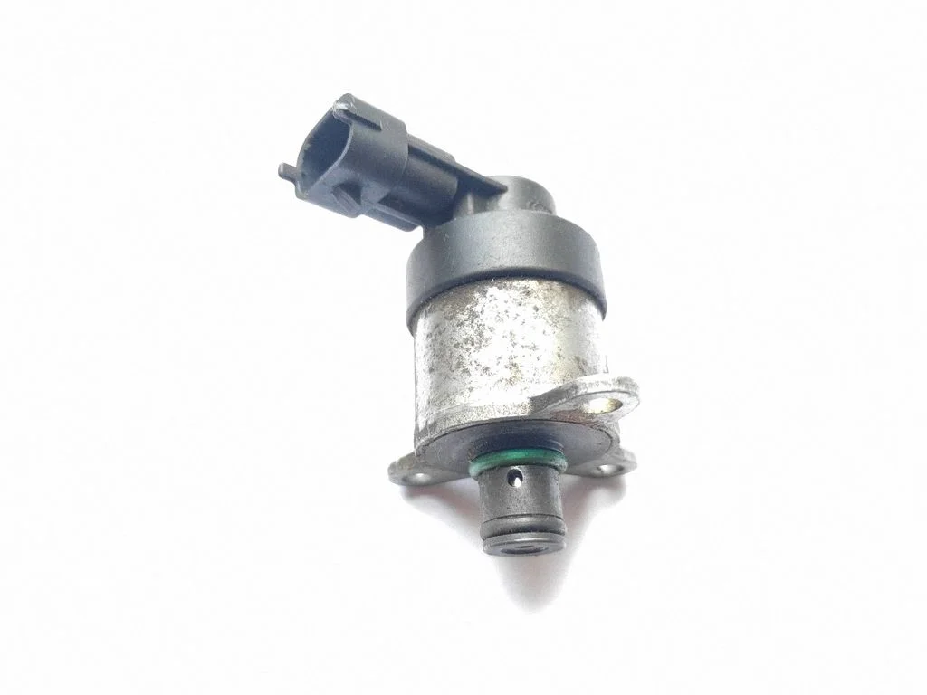 Fuel pressure sensor – Volvo S80 (2007-2013)