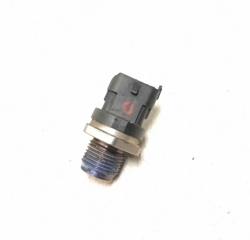 Fuel pressure sensor – Volvo S80 (2007-2013)