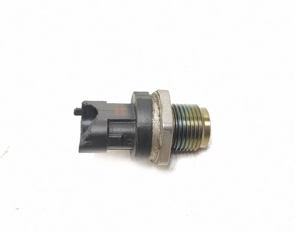 Fuel pressure sensor – Volvo S80 (2007-2013)