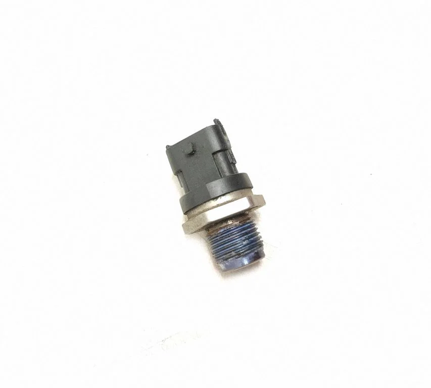 Fuel pressure sensor – Volvo V70 (2008-2013)
