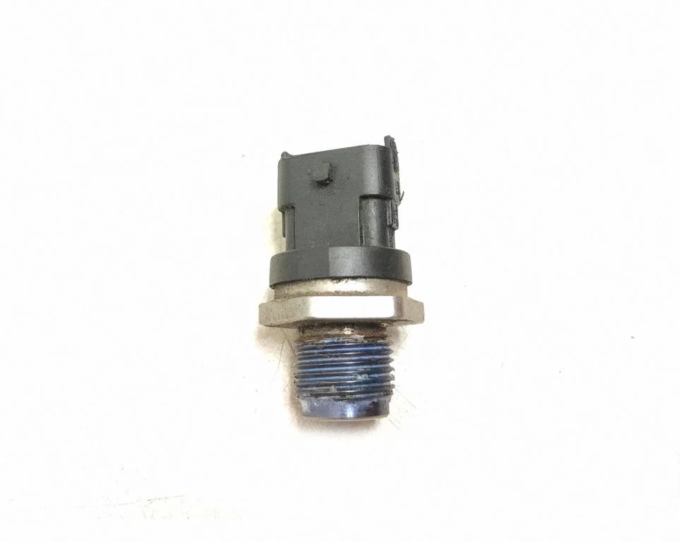Fuel pressure sensor – Volvo V70 (2008-2013)