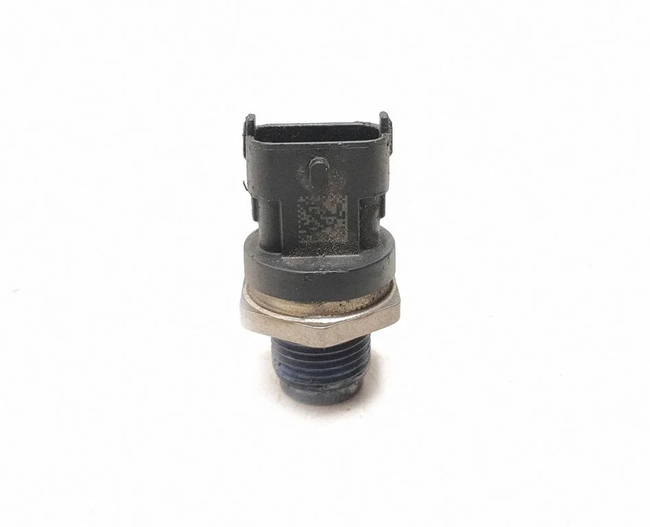 Fuel pressure sensor – Volvo V70 (2005-2008)