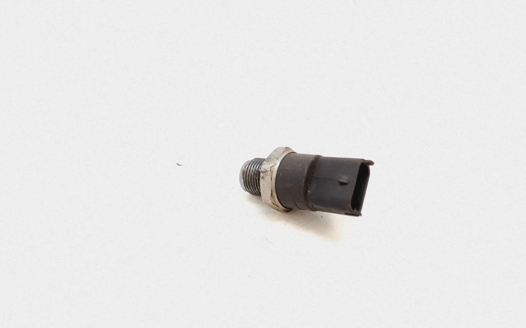 Fuel pressure sensor – Volvo XC90 (2003-2006)