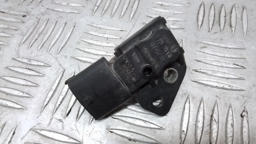 Fuel pressure sensor – Volvo V50 (2004-2007)
