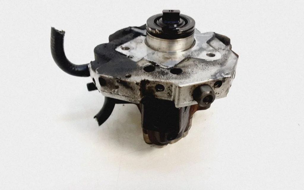 Kütuse kõrgsurvepump 8642777