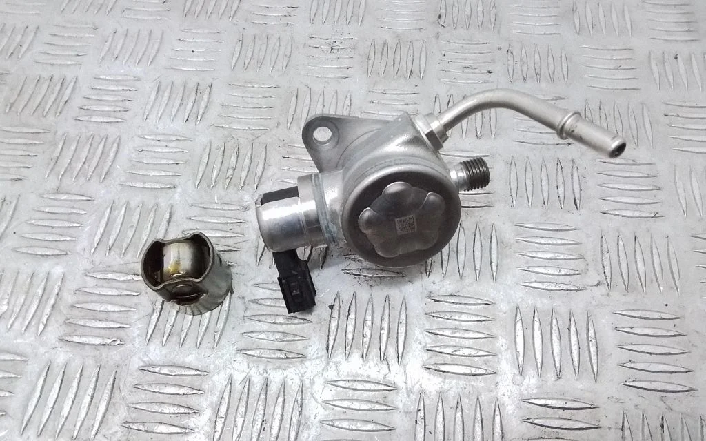 Fuel injection high pressure pump – Volvo S90, V90 (2016-)