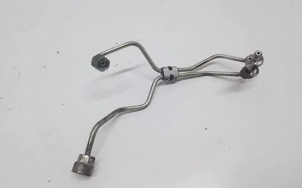 Fuel injector supply line/pipe – Volvo S60 (2014-2018)