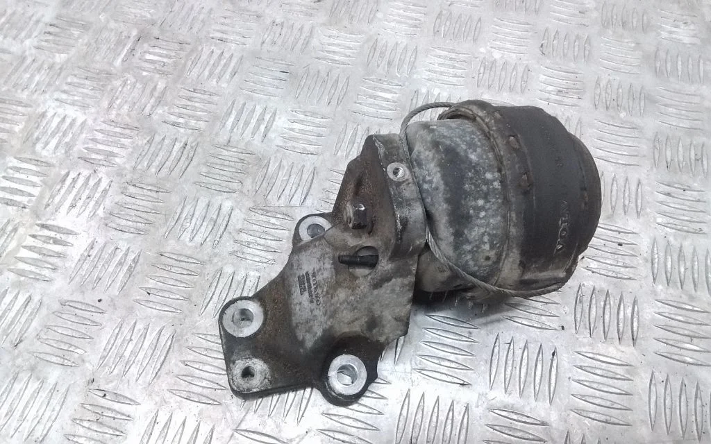 Engine mount bracket 8624754