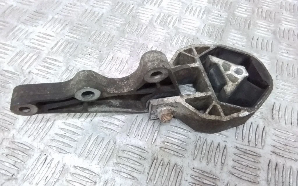 Engine mount bracket 4N516P082FB