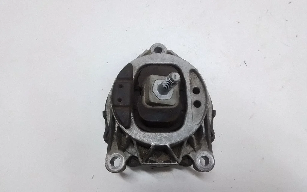 Engine mount bracket 6863821