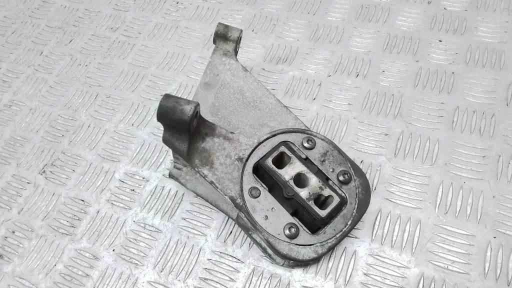 Engine mount bracket 30723146