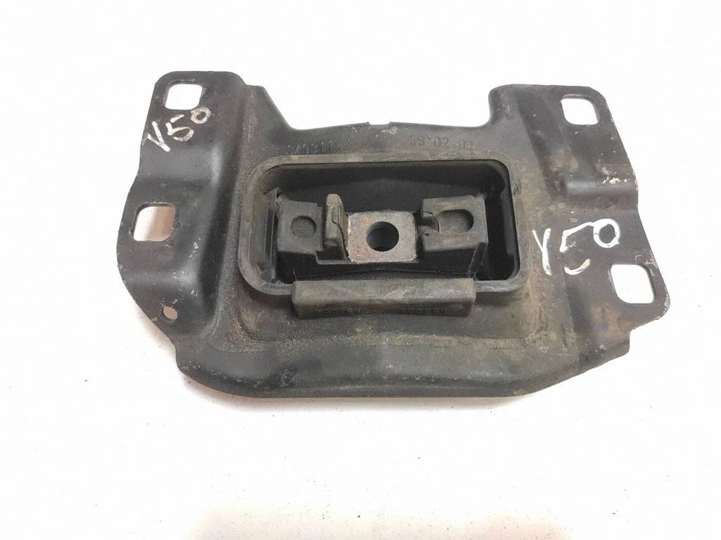 Engine mount bracket 4N517M121