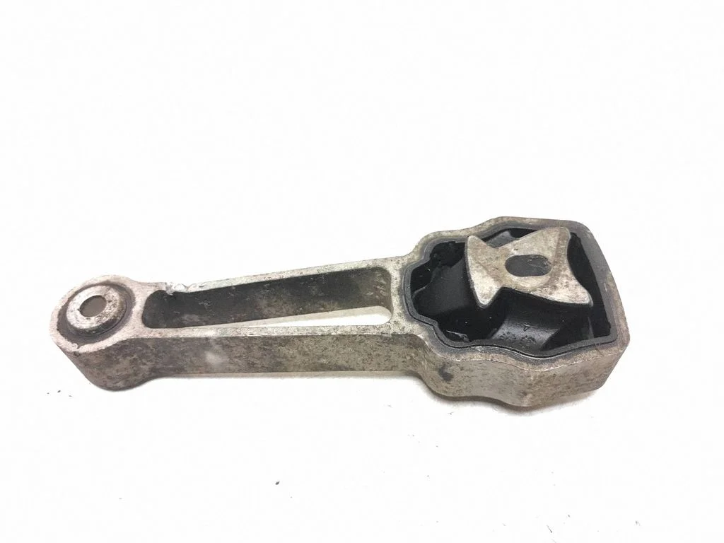 Engine mount bracket 30793322