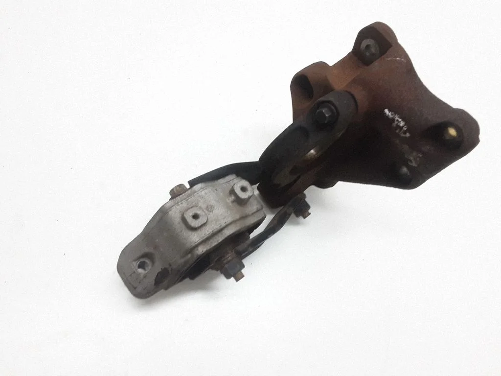 Engine mount bracket G9N3K305DD