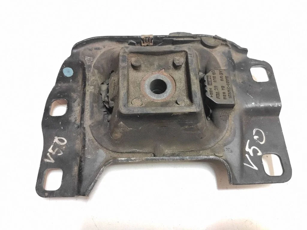 Engine mount bracket 3M517M121