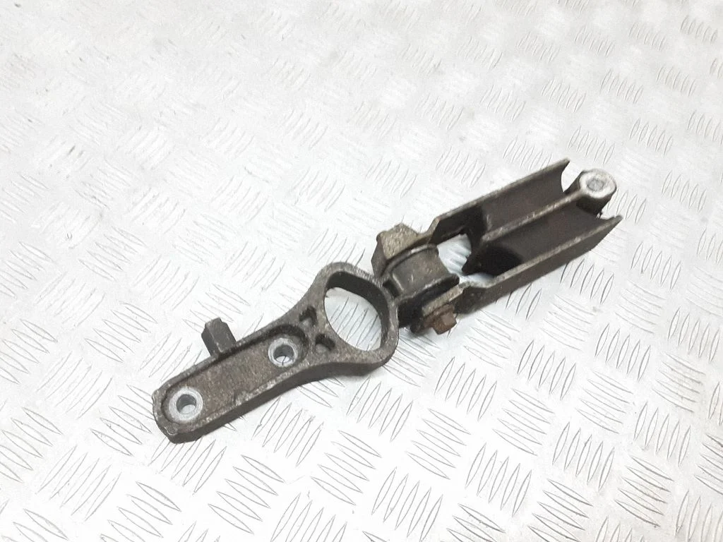 Engine mount bracket 9487476