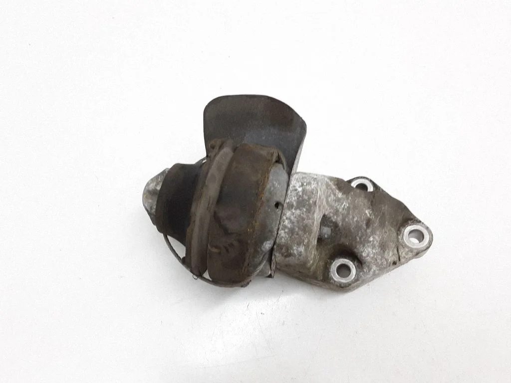 Engine mount bracket 8686517