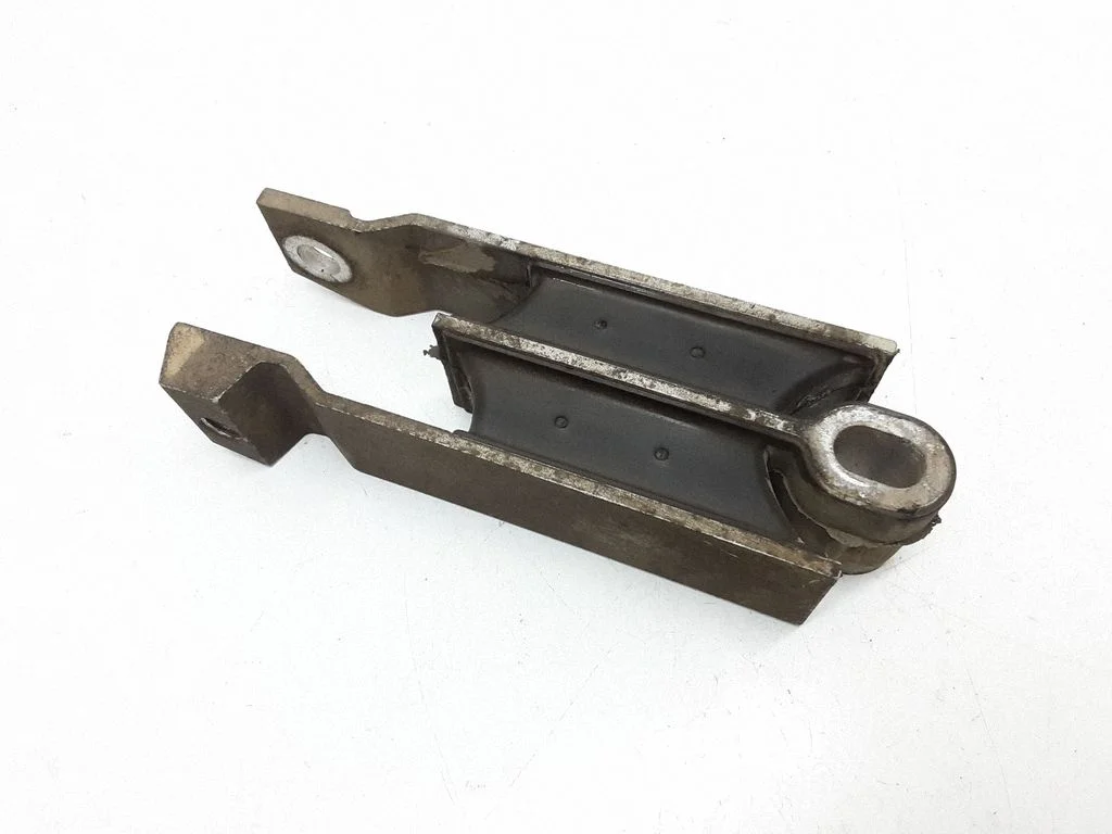 Engine mount bracket 9487476