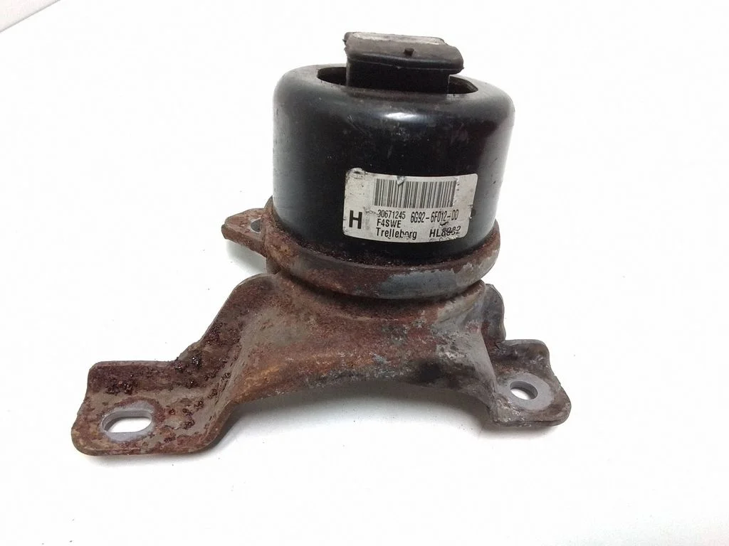 Engine mount bracket 30671245