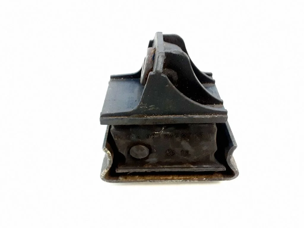 Engine mount bracket – Mercedes-Benz Sprinter W906 (2006-2018)