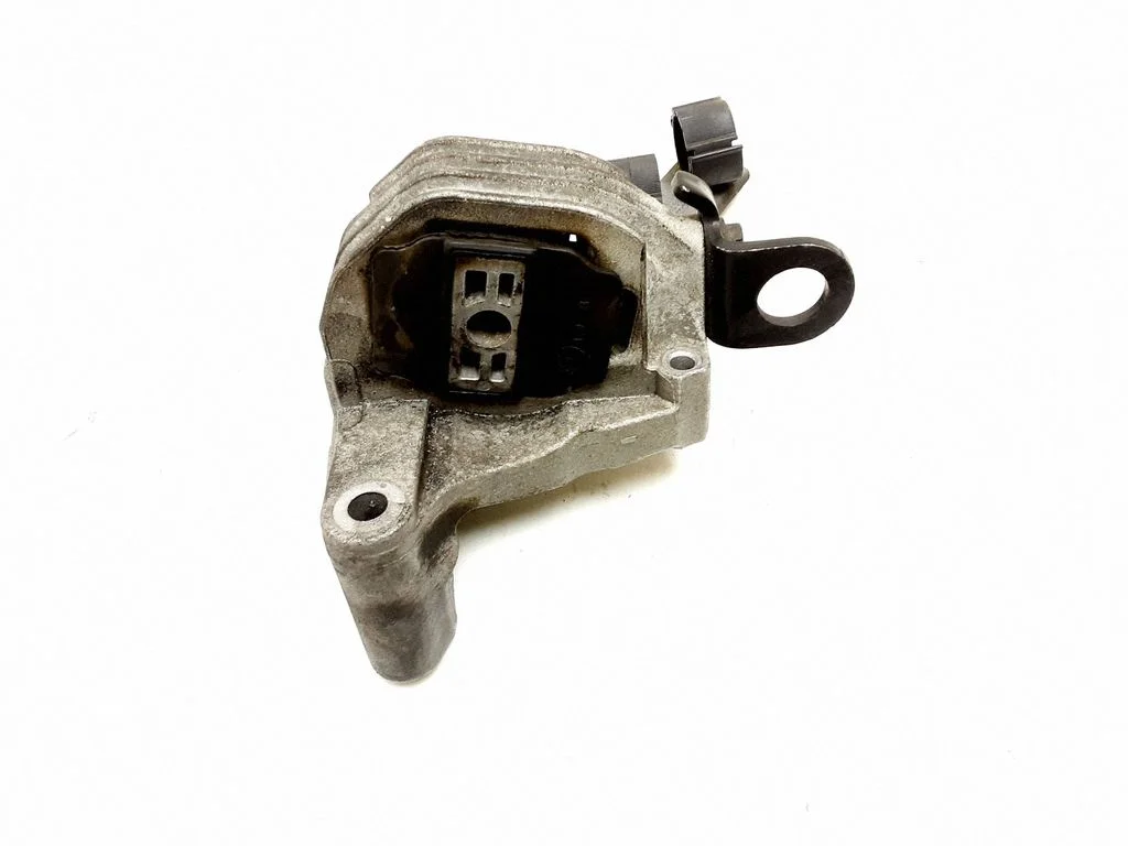 Engine mount bracket 30741583
