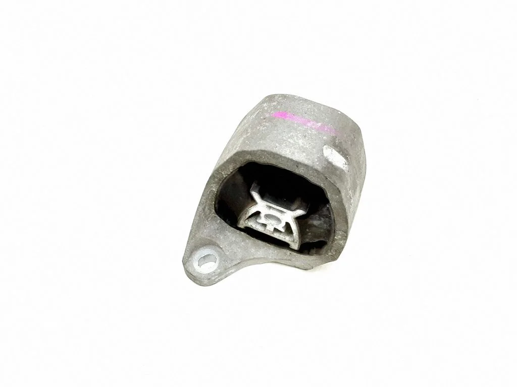 Engine mount bracket 31480564