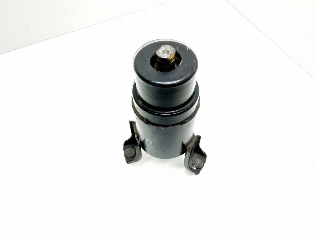 Engine mount bracket