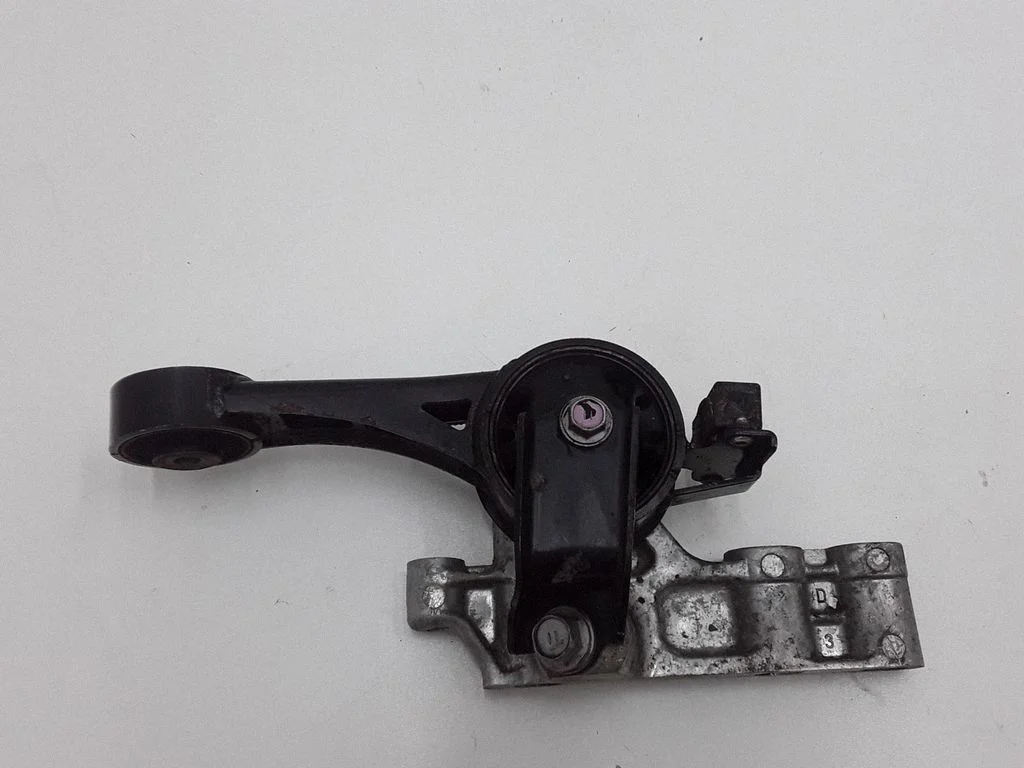 Engine mount bracket
