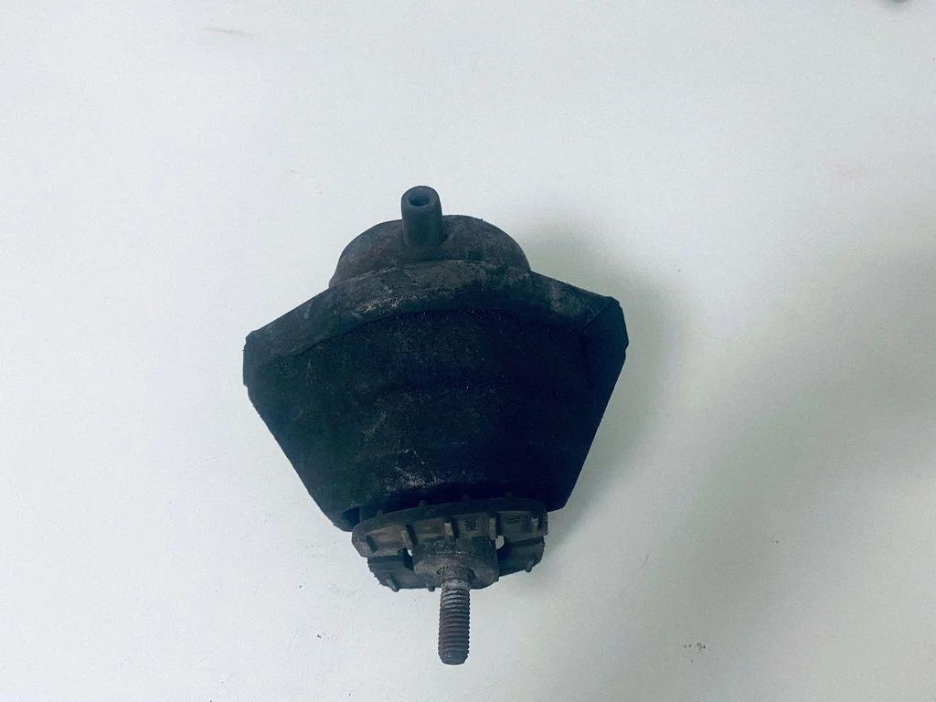 Engine mount bracket – BMW 5 Series E60 E61 (2004-2010)